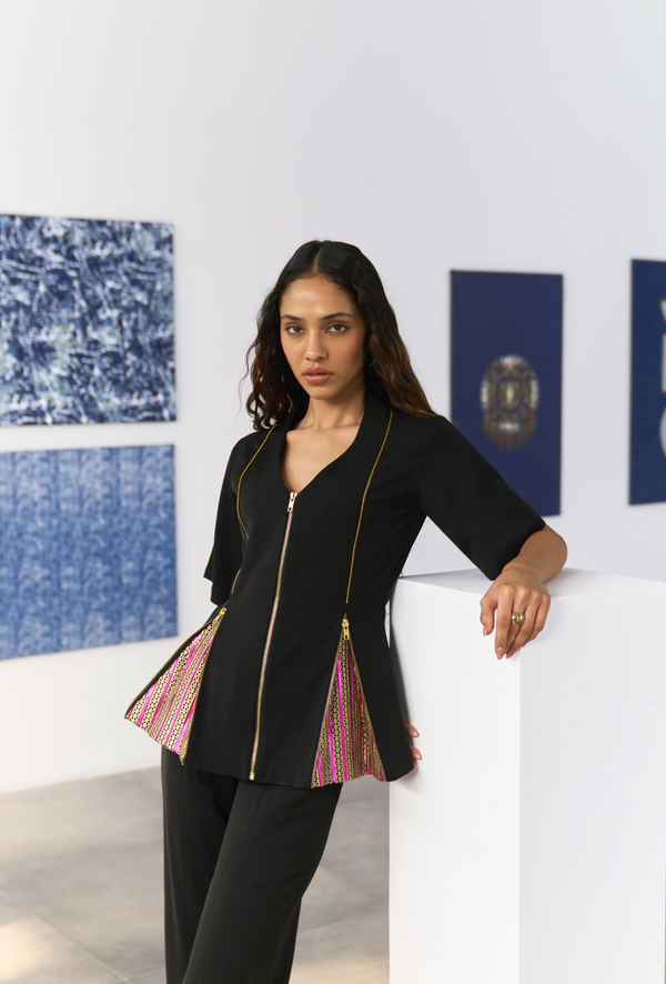 GALLERY GIRL TOP